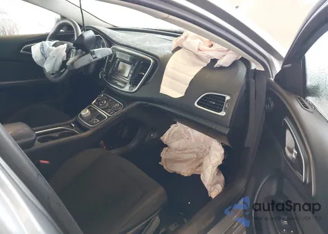 2015 Chrysler 200 Limited z USA, uszkodzony, nr VIN 1C3CCCAB4FN669393